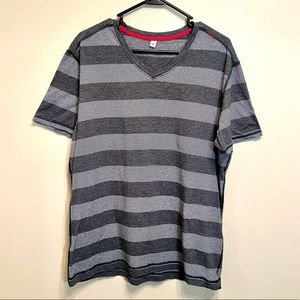 Lululemon Gray Striped V neck T-shirt sz XL